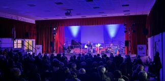 Il ricordo del prof. Michele Zagaria tra arte e musica, sul palco amici ed ex studenti