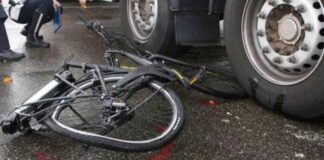 Bici elettrica impatta su via Corato contro un autocarro fermo a lato della strada: ciclista in prognosi riservata
