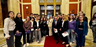 Liceali baresi accolti a Montecitorio dall’on. Mariangela Matera
