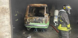 Autocarrozzeria in fiamme in contrada Monte Faraone