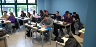 Liceo Scientifico “Nuzzi”, è un giorno di festa per le nuove aule ma resta l’onta degli 11 anni per completarle