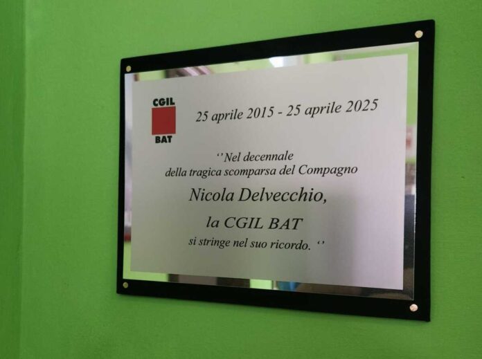 Scopertura targa CdL Margherita (1)