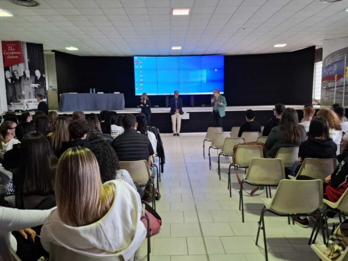 Incontro con Paolo Farina al 'Lotti-Umberto I' (2)