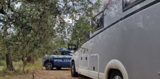 Camper rubato, la polizia lo recupera in mezz’ora e lo restituisce ad una coppia tedesca