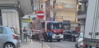 Assalto a postamat in via Padre Savarese, ladri in fuga a mani vuote
