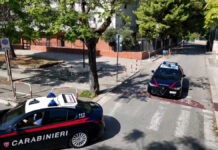 Gli sms ed i bigliettini scritti a mano con proiettili: “Mettiti in regola” e la paura per le richieste estorsive