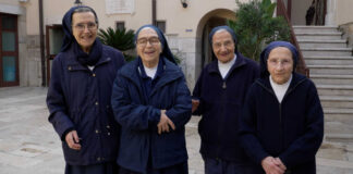Le suore “Figlie della Carità” salutano la casa di accoglienza “Santa Maria Goretti”