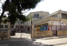 Due scuole medie in uno stesso plesso, il “Cotugno” lancia iscrizioni ma l'”Alighieri” stoppa e spiega: è polemica tra istituti