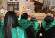 Colombe bianche e fiori per Maria, rinnovata la tradizione del Calcit con la giornata di preghiera per il malato oncologico