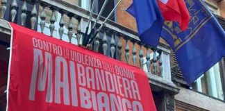 Festival della Legalità, Andria espone lo stendardo “Contro la violenza sulle donne, mai bandiera bianca”