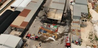 Incendio in un autorimessa alla periferia della città: 12 box in fiamme ed ingenti danni