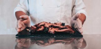 Festival dell’Affumicata il 12 settembre con “u’ m’scìsc’ch’” e la “salsiccia mb’mèit’”