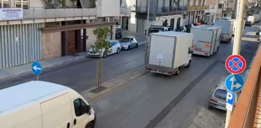 Caro carburanti, parte da Andria la protesta degli ambulanti