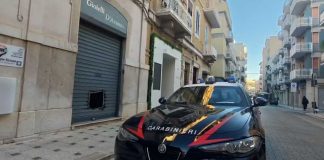 Furto notturno nella gioielleria D’Avanzo: ladri in fuga con la refurtiva