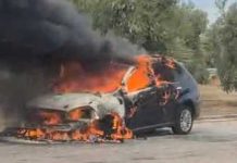 Auto in fiamme in zona PIP: illeso il conducente