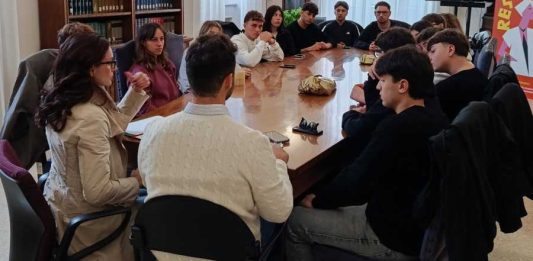 Proteste studenti: in Comune il confronto con le istituzioni e la sottoscrizione del Patto sociale di comunità