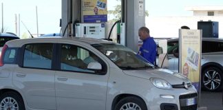 Emergenza carburante, tra distributori tornati a lavoro e altri con le “saracinesche” ancora giù