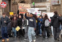 Studenti in piazza ad Andria: «Servono più fondi, strutture carenti: viviamo nel disagio»