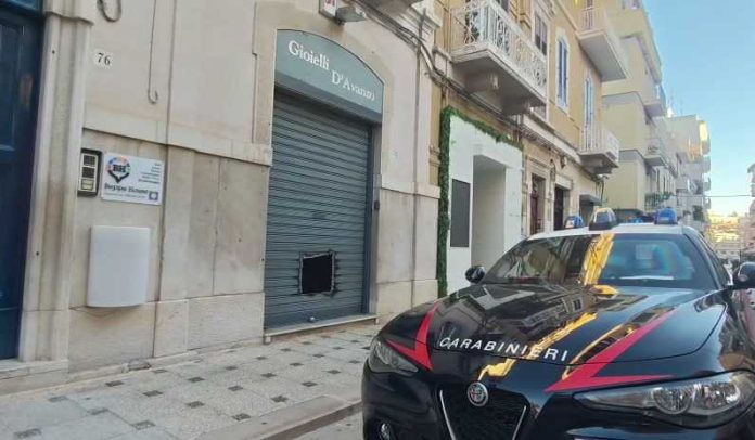carabinieri furto gioielleria